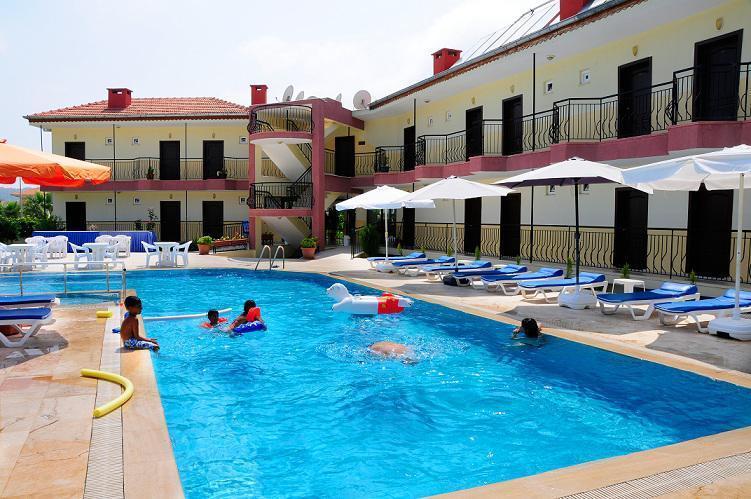 Las Palmeras Hotel Camyuva Exterior photo