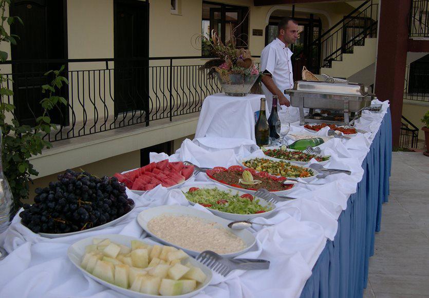 Las Palmeras Hotel Camyuva Exterior photo